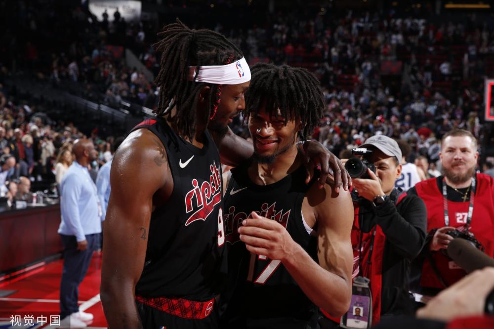 成为国内外 成为国内外